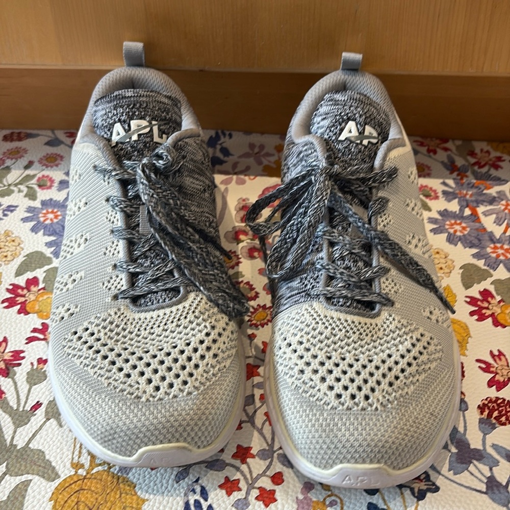 APL TechLoom Pro Sneakers – Grey Knit (Size 10)
